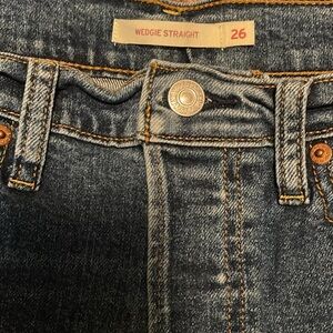Levi’s women jeans - Wedgie straight size 26
